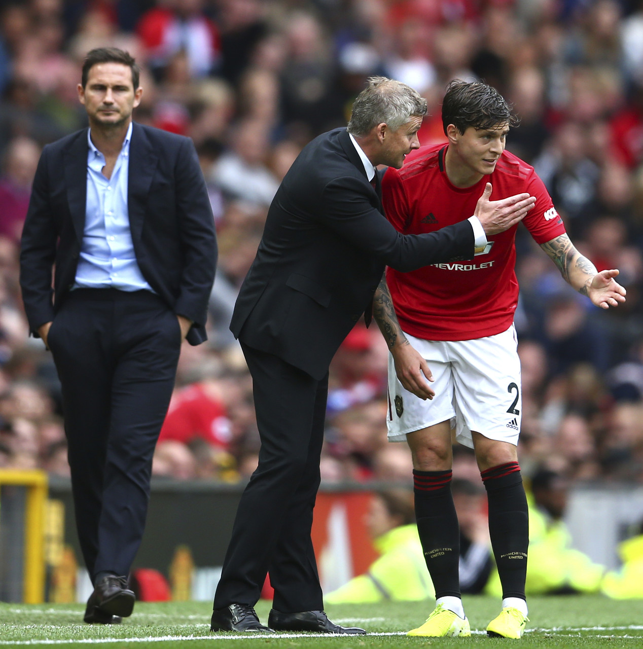 赫罗纳vs巴塞罗那全场数据：射门数9-20，射正数4-9